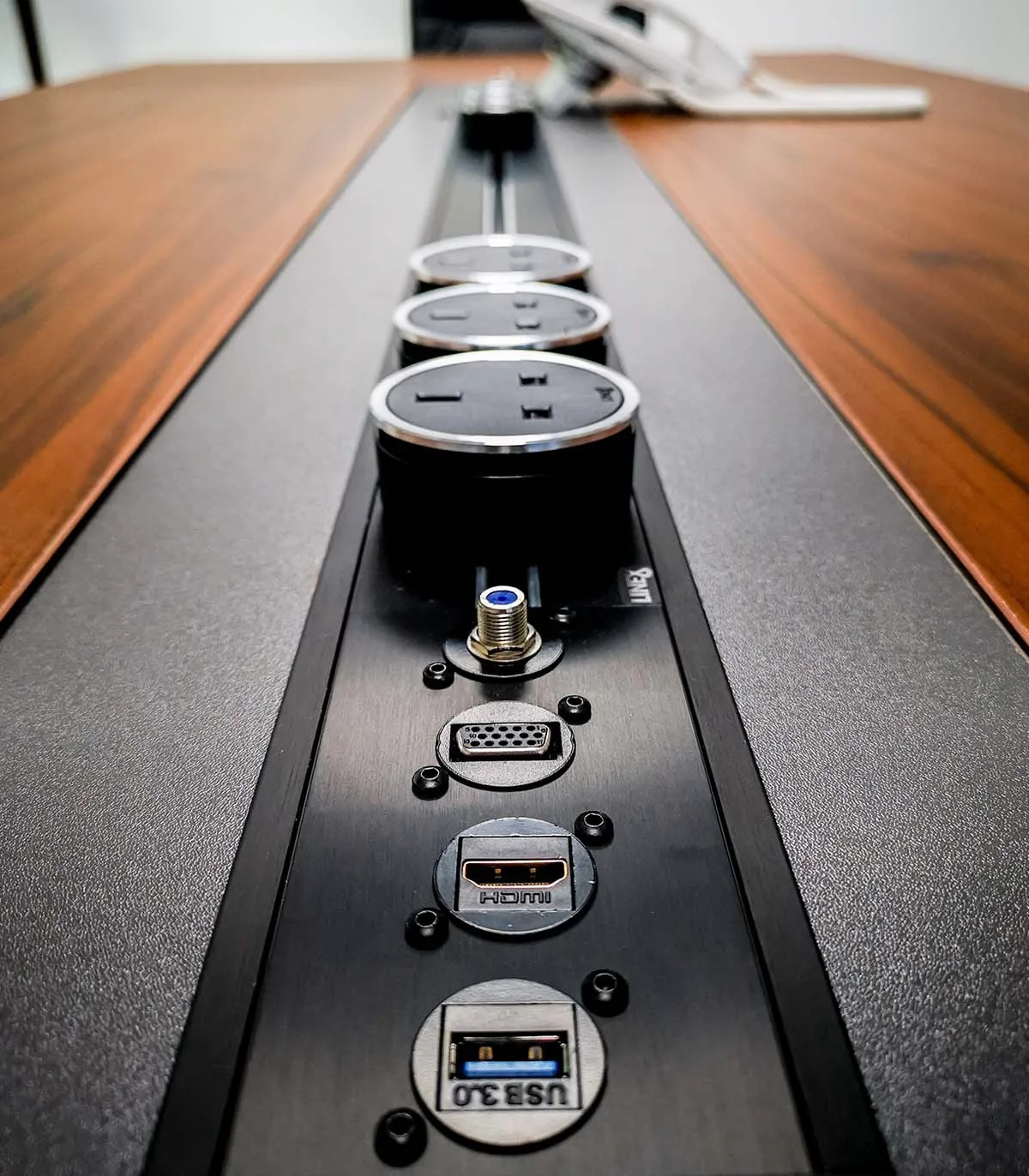 Line8 CAT6 Data Faceplate /w Cat6 Connector (Feed-thru/Punch) | ⓿❽❻❽❺⓿❺⓿❺❺ | khuetu.vn