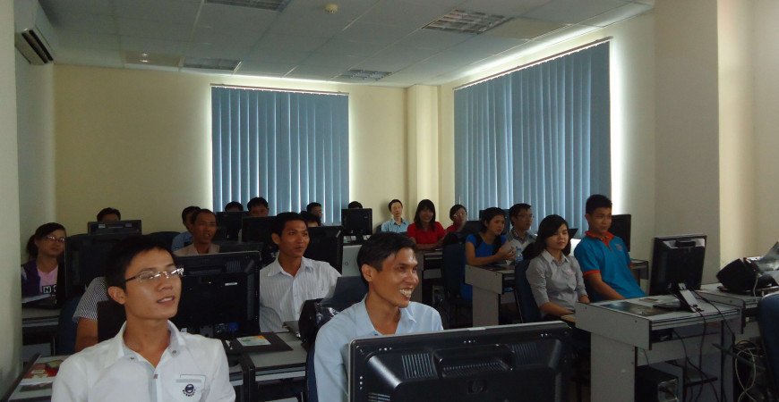 Khuê Tú tham gia khoá tập huấn: Tư vấn và hỗ trợ bán hàng cho máy quét tài liệu Kodak 2013